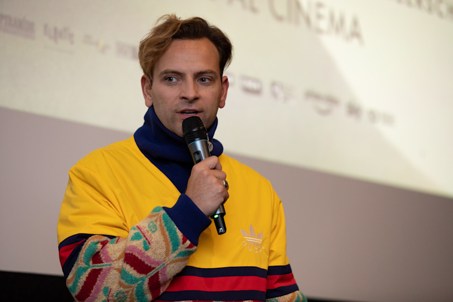 Alessandro Borghi presenta Le 8 montagne al pubblico del Giulio Cesare (2022)