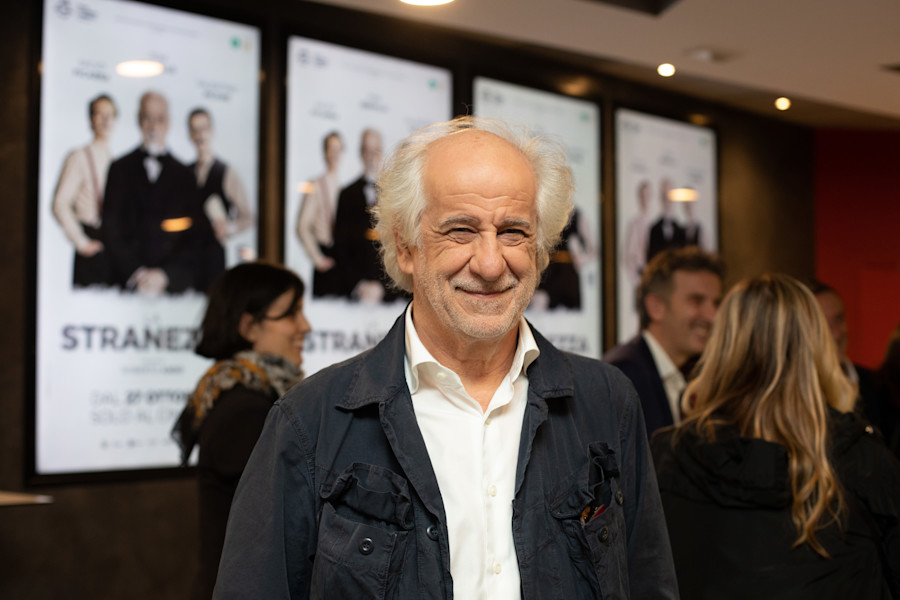 Toni Servillo al Giulio Cesare per incontrare il pubblico in occasione dell'uscita al cinema de La Stranezza (2022)